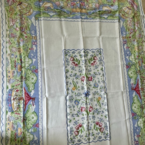 VTG Easter Table Cloth 84x58 Inch Oblong Rectangle Bunnies Springtime Colorful - Picture 6 of 11
